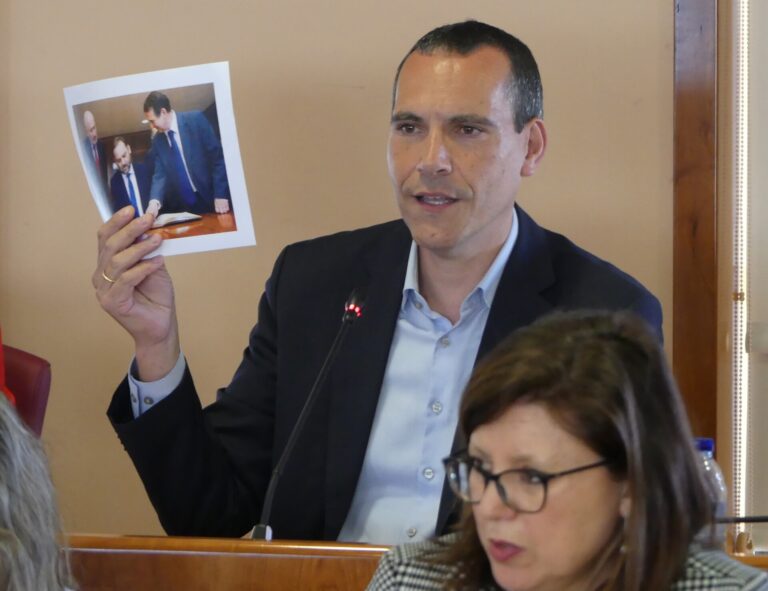 El PP de Vigo vuelve pedir que se retire la Medalla de la ciudad a Pardo de Vera, ahora investigada judicialmente