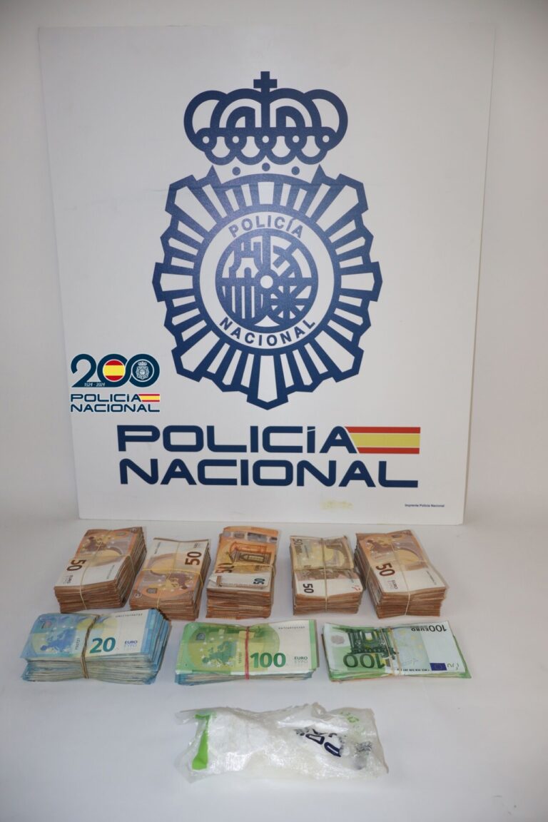 Detenido en Pontevedra un acusado de traficar con drogas que lanzó cocaína por la ventanilla del coche durante la huida