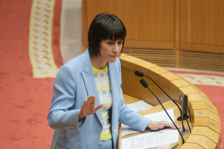 Ana Pontón reprocha al «tándem Rueda-Feijóo» que «trabajen en contra del gallego» para que «no sea oficial en la UE»