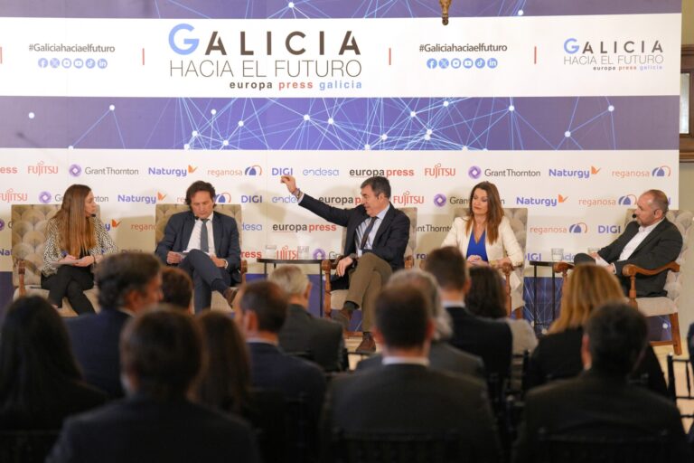 La FP, buscar talento «debajo de las piedras» y democratizar los avances: claves para transformar la economía gallega