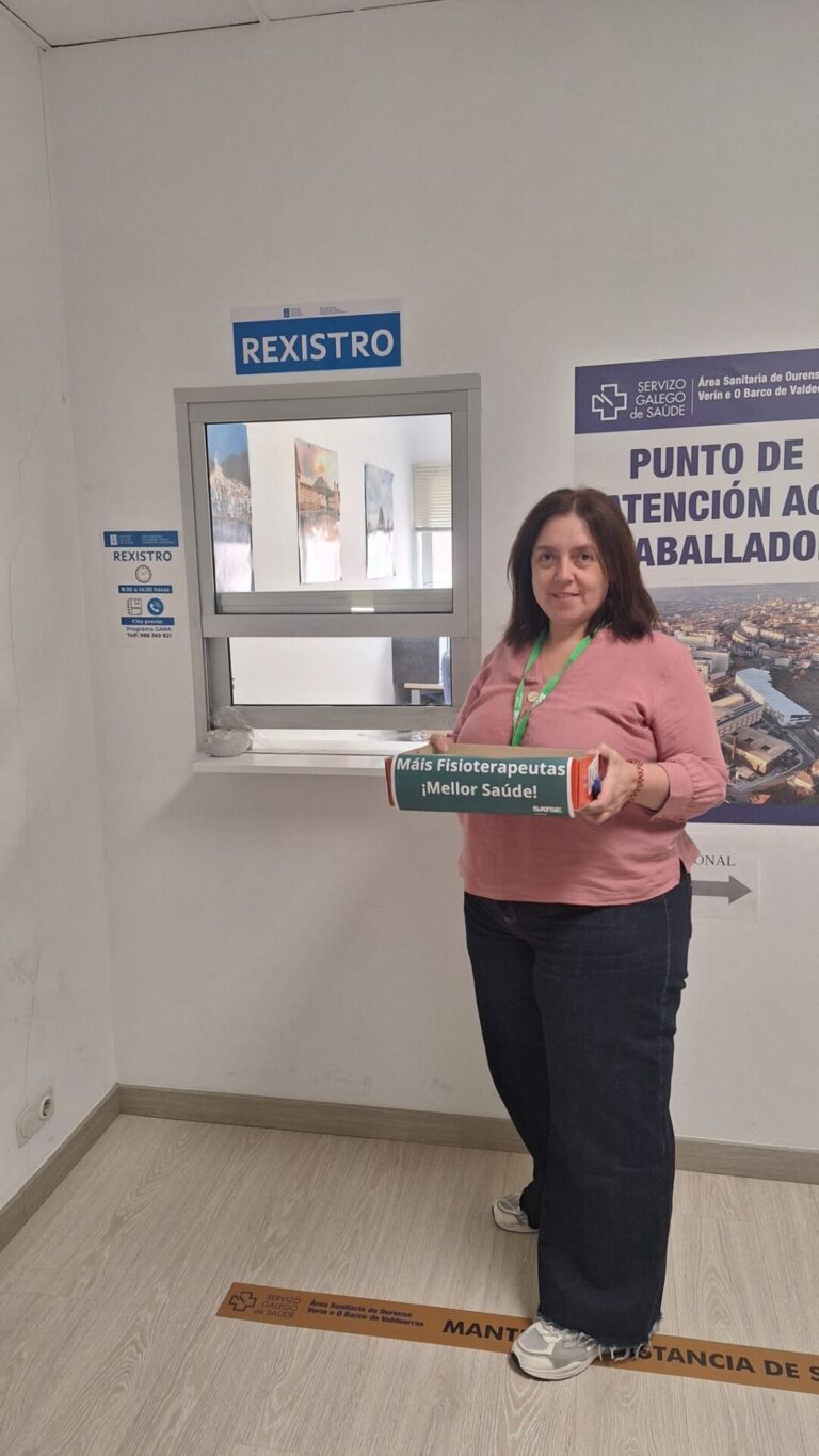 Satse entrega a Sanidade más de 3.000 firmar para una mayor dotación de fisioterapeutas en Atención Primaria