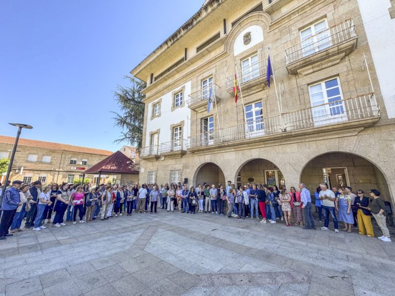 Clamor en Verín (Ourense) tras el intento de feminicidio: «Si tocan a una, nos tocan a todas»