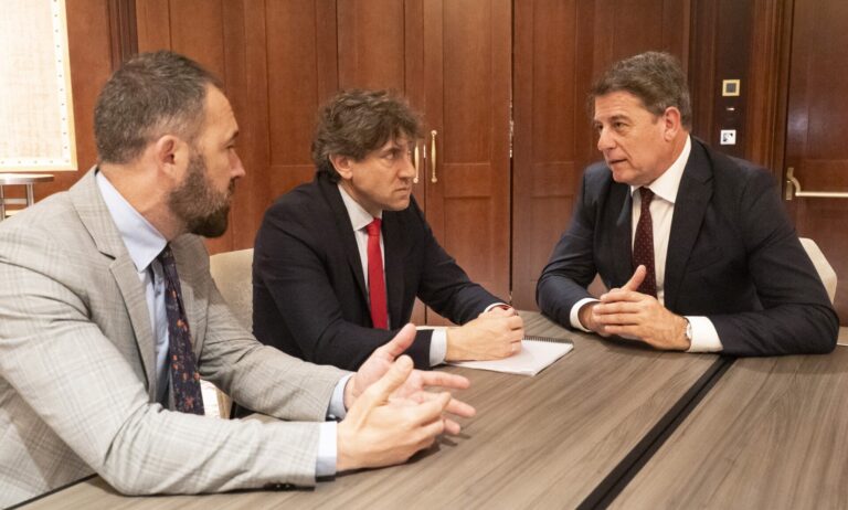 Besteiro alerta de que mientras Rueda «atranca la declaración de zonas tensionadas» más familias necesitan vivienda
