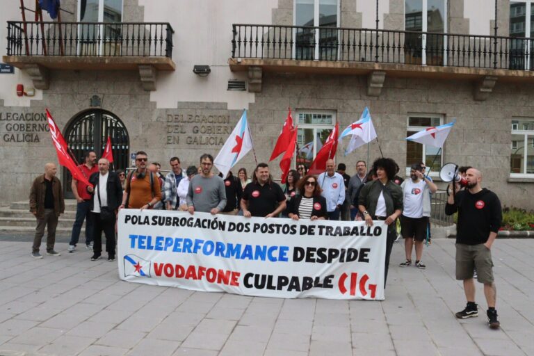 Representantes de la CIG se movilizan en A Coruña contra el ERE de Teleperformance, que tildan de «fraudulento»
