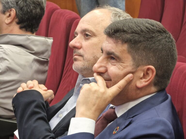 El Gobierno pide explicaciones a Villares, investigado por supuesta agresión sexual, y muestra su apoyo a la víctima