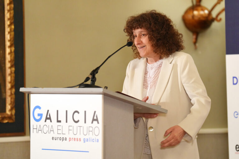 La alcaldesa de Santiago, sobre la dimisión de Villares, apela a «respetar» a las mujeres que dan el paso de denunciar