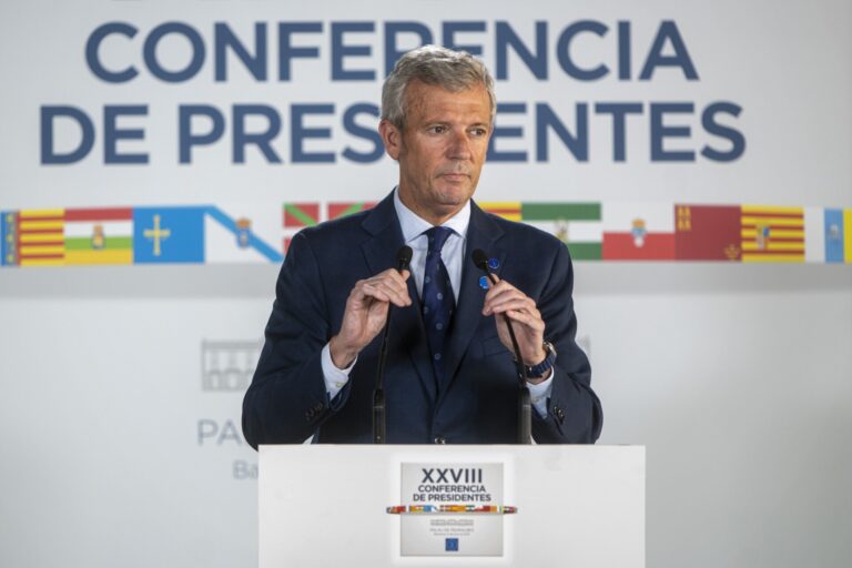 Conferencia.- Rueda reduce la reunión a «una foto» y se queja de que Sánchez «rechazase votar las propuestas»