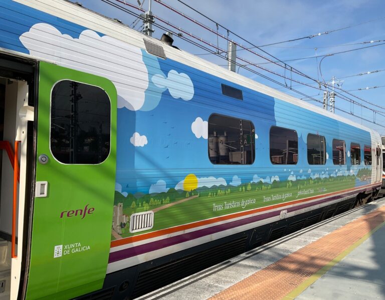 Turismo.- Los Trenes Turísticos de Galicia retoman los recorridos por la Ribeira Sacra