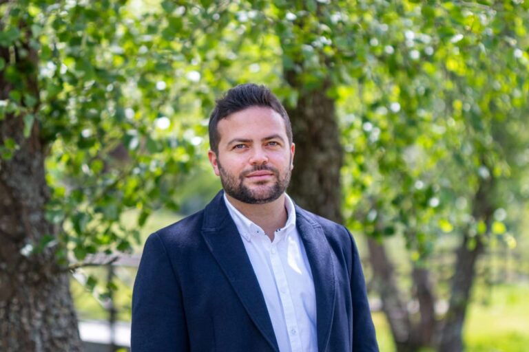 PSdeG critica la negativa de Rueda a participar en el plan de vivienda del Gobierno: «Una vez más, opta por el bloqueo»