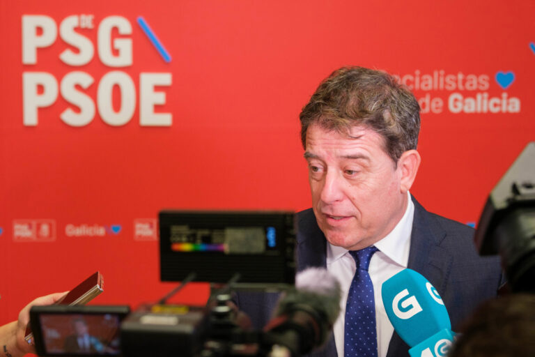 Besteiro afirma que Feijóo «es ya el número 2 de Ayuso»: «La manifestación fue pegarse un tiro en el pie»