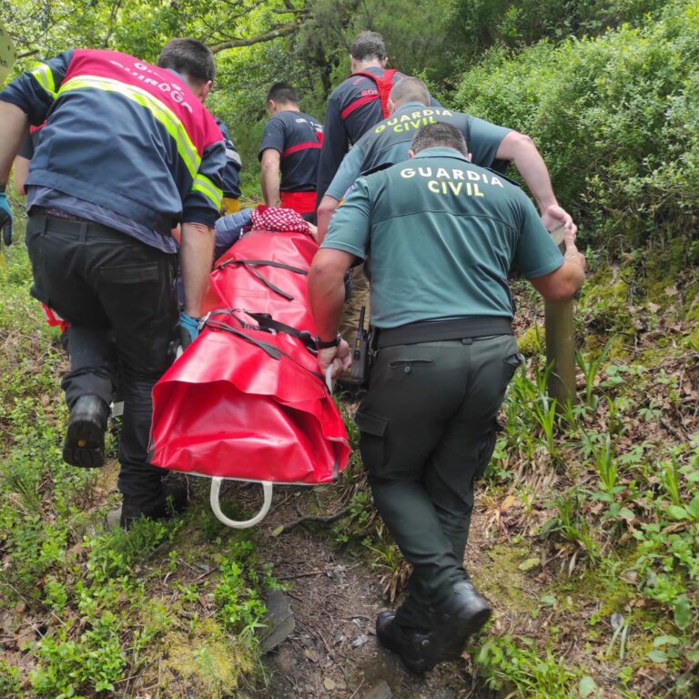 Auxilian un excursionista tras sufrir una lesión de tobillo en la Devesa da Rogueira, en Folgoso do Courel (Lugo)