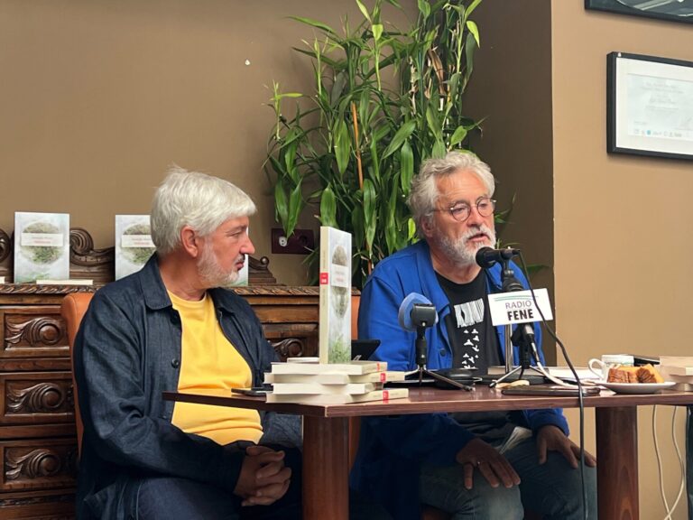 Manuel Rivas, entre los 15 finalistas de la Bienal de Novela Mario Vargas Llosa