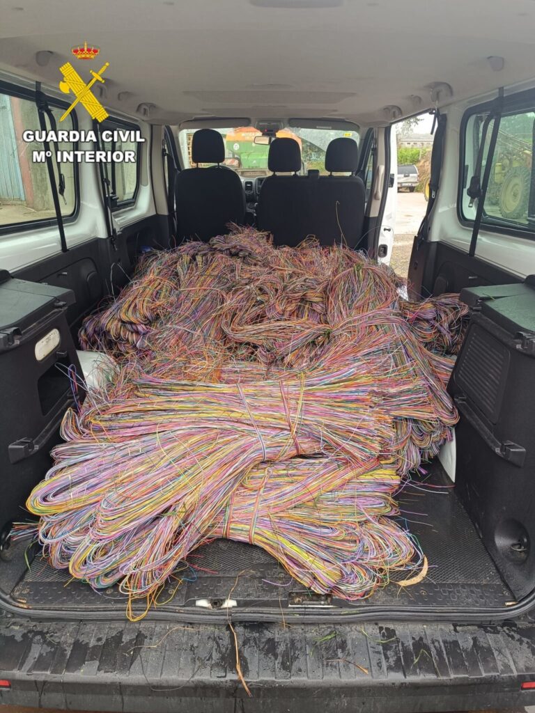 Desarticulan un grupo criminal especializado en el robo de cable de cobre que actuaba en Boimorto (A Coruña)