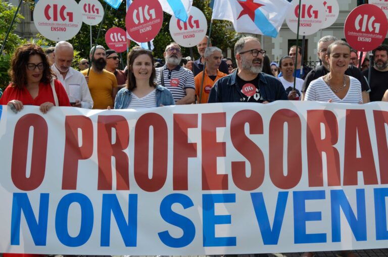 La CIG llama a todo el profesorado a concentrarse el día 25 ante la Xunta contra los «recortes» y la «censura»