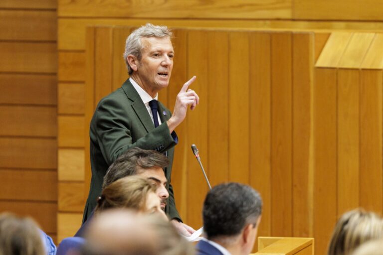 (AM) Pleno.- La oposición ve como «un presidente indigno» a Rueda, que le afea el uso político de la denuncia a Villares