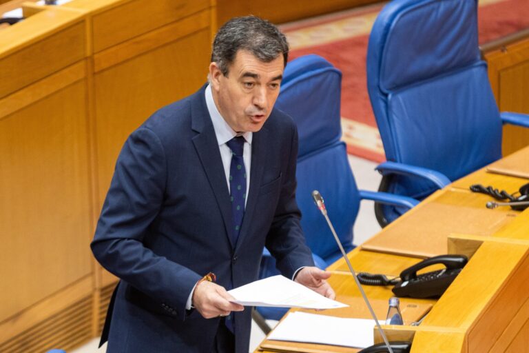 Pleno.- La Xunta, dispuesta a «rediseñar» el máster de Matemáticas de la USC para «reformularlo» y lograr más alumnado