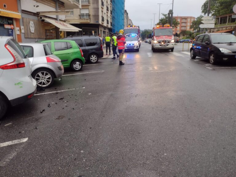 Un herido tras salirse de la vía en Vimianzo y otro al caer de la moto en Ribeira