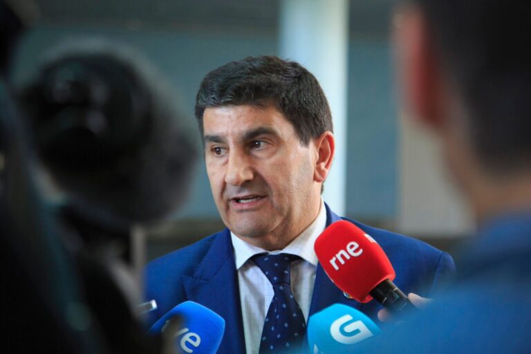 El delegado del Gobierno en Galicia apoya a Sánchez: «Nadie está exento de confiar en una persona que no sea adecuada»
