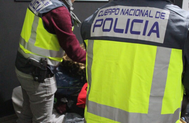Un joven se enfrenta a 3 años de prisión por tocamientos a una chica en Vigo, a la que amenazó con un arma simulada