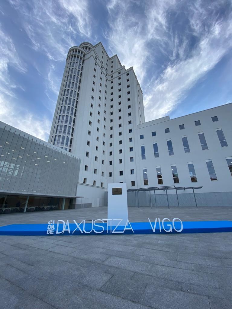 Juzgan este miércoles a los dos acusados de robar 117.500 euros en un banco en Vigo, que se enfrentan a 5 años de cárcel