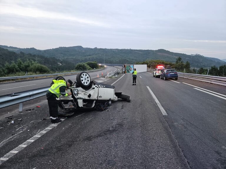 Reabierta la autovía AG-53 tras estar cortada por un accidente a su paso por Punxín (Ourense)