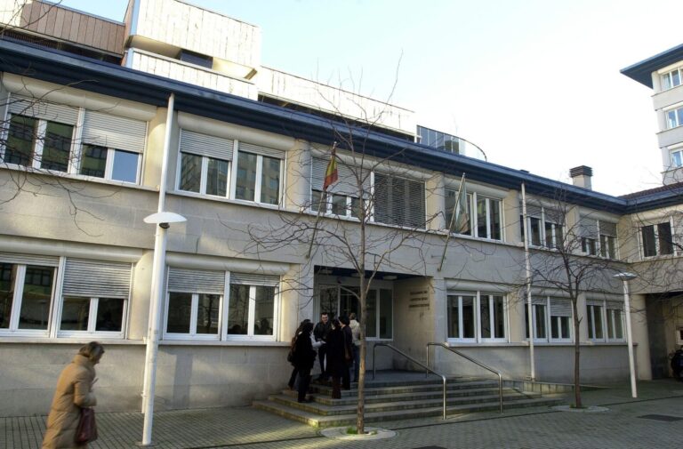 Piden 13 años a un hombre por instaurar un «ambiente de temor» contra su mujer durante 15 años de maltrato en A Coruña