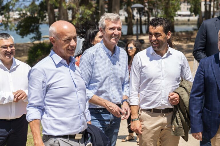 Rueda reivindica el «Estilo Galicia» frente a un PSOE «centrado en proteger a corruptos a costa de los ciudadanos»