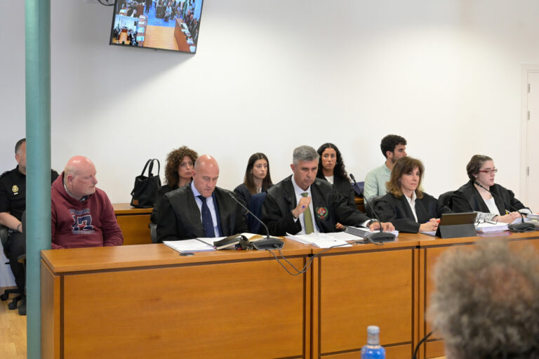 El autor confeso del crimen de Elisa Abruñedo no declara pero alega en su defensa «disociación de la realidad»