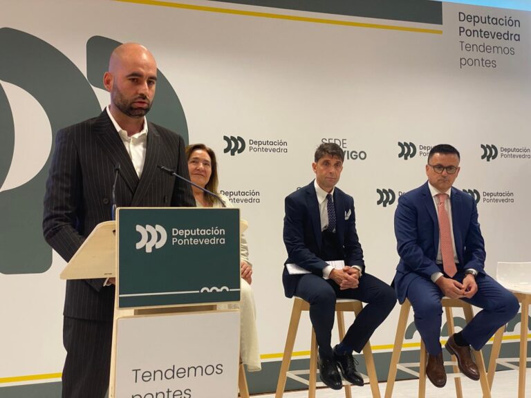 La Xunta destaca la necesidad de «trabajar en equipo» para fortalecer el comercio local y dinamizar la economía