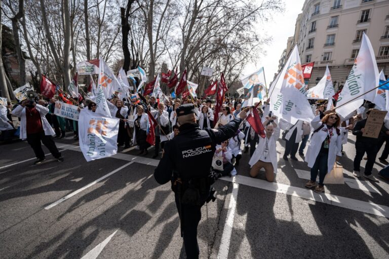 Los médicos convocan una huelga nacional el 10 de octubre: «No vamos a parar hasta tener un Estatuto Marco propio»