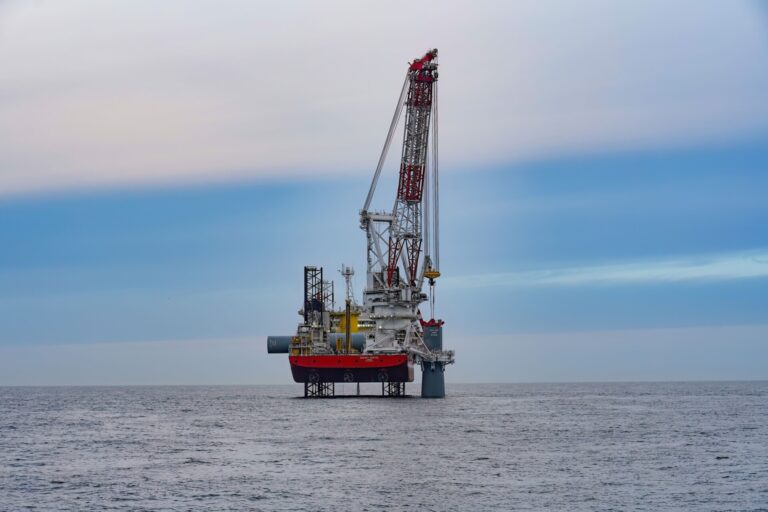 Pesca.- Pescadores gallegos alegan al decreto de seguridad de eólica marina para evaluar el impacto en la pesca