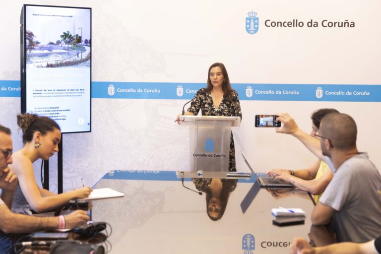 La alcaldesa de A Coruña denuncia «inacción» de la Xunta y urge «coordinación» ante la implantación de los Uber