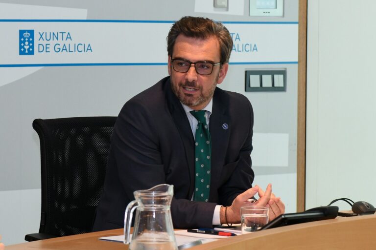 Calvo desconoce si la Xunta organiza algo por el Orgullo, pero dice sumarse «a cualquier tipo de acto»