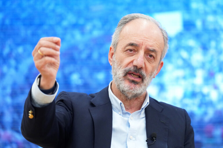 Millán Mon (PP) pide en la CE la reforma del reglamento de aguas profundas para excluir al palangre del veto
