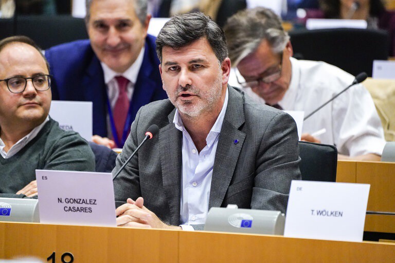 El eurodiputado del PSdeG cuestiona a la Comisión sobre la expedición francesa para analizar bidones radioactivos