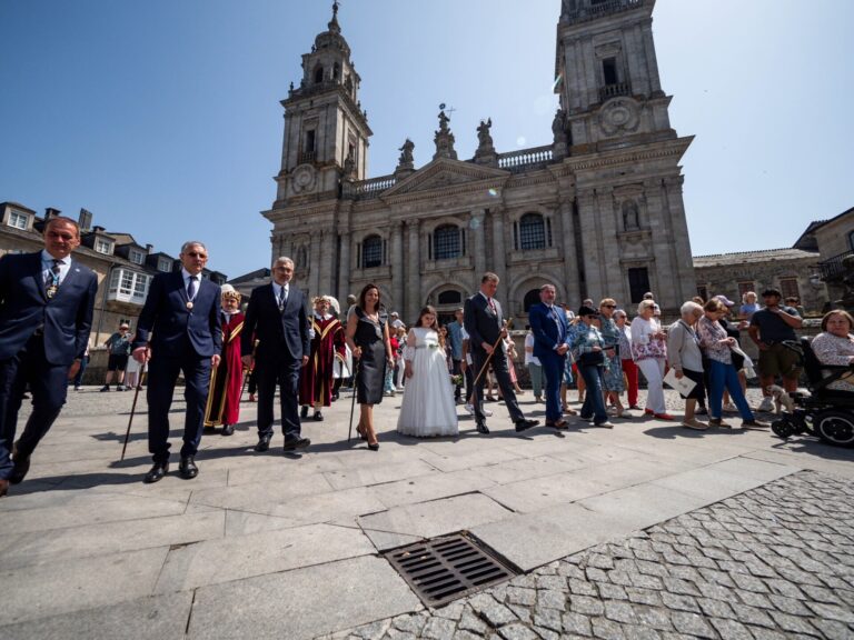 La alcaldesa de Betanzos reivindica una Galicia «inclusiva, diversa y plural» en la Ofrenda del Reino de Galicia