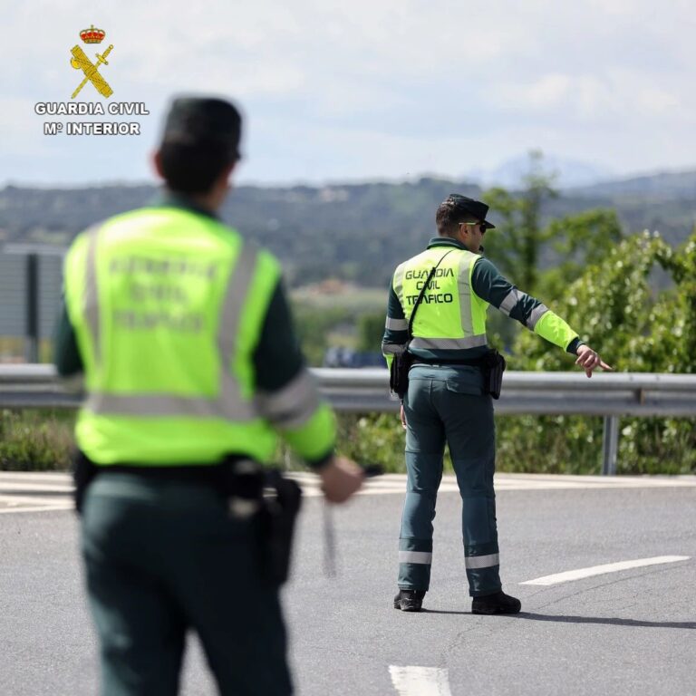 La Guardia Civil de Pontevedra intensifica el control sobre los transportes turísticos para garantizar la seguridad vial