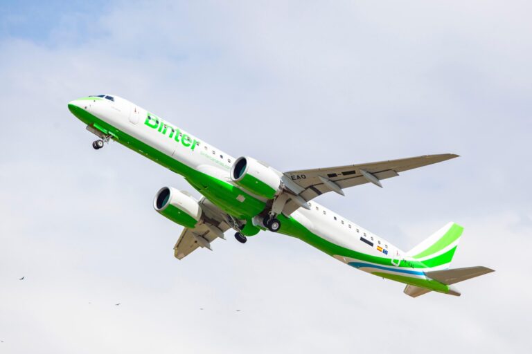 Binter une desde este lunes A Coruña y Tenerife en vuelo directo
