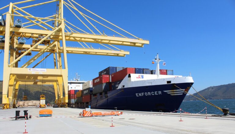 El tráfico de contenedores en los puertos estatales gallegos mejora los datos del conjunto de España