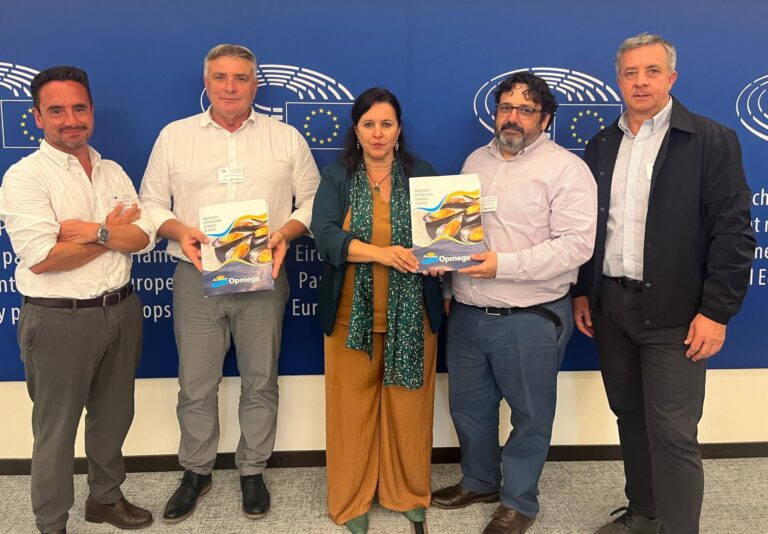 El BNG denuncia en Bruselas «indefensión» del sector mejillonero gallego por la «competencia desleal» de Chile