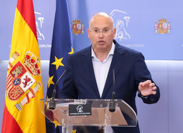 Tellado agradece a Feijóo la confianza y avisa: «La corrupción y la degradación del sanchismo tienen los días contados»