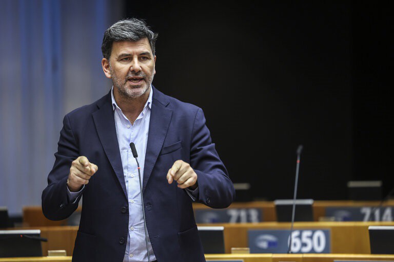 González Casares (PSOE) reprocha a Rueda que no convocase a los eurodiputados gallegos en su visita a Bruselas
