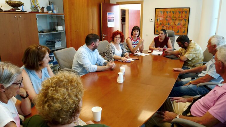 Pontón reclama a la Xunta el refuerzo de centros de salud y PAC en municipios que aumenten su población en verano