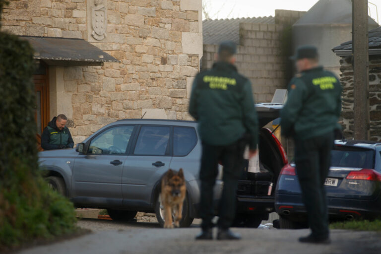 Un hombre se enfrenta a ocho años de cárcel por matar de un disparo a su padre en Guntín