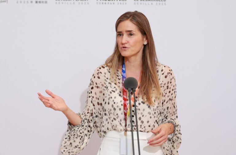 Aagesen responde a CCAA tras la «bronca» reunión del lobo que se actuó de «buena fe» y espera un «diálogo constructivo»