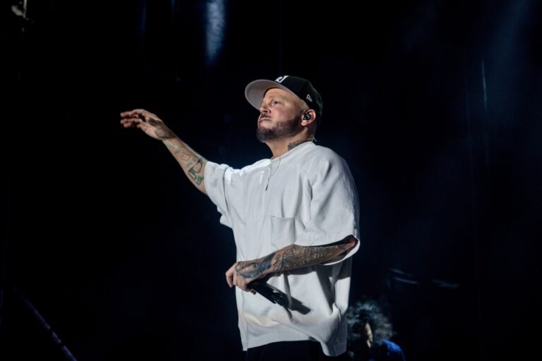 Residente cancela su concierto en el Morriña Fest por su relación con KKR: «Contribuye indirectamente al genocidio»