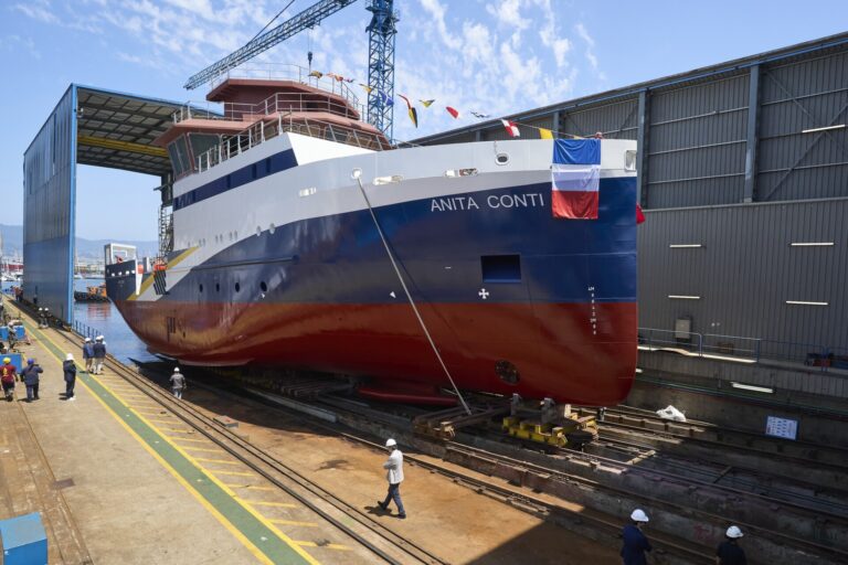 El astillero vigués Freire acoge la botadura del buque oceanográfico ‘Anita Conti’ construido para Francia