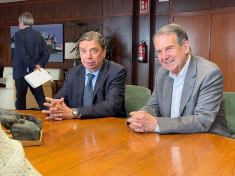 Planas insistirá a Costas Kadis en excluir el palangre de fondo de las restricciones en aguas vulnerables