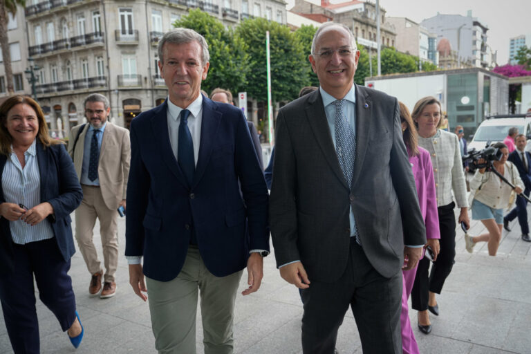 Rueda urge al comisario europeo Kadis una solución para la flota palangrera afectada por el veto en 87 áreas