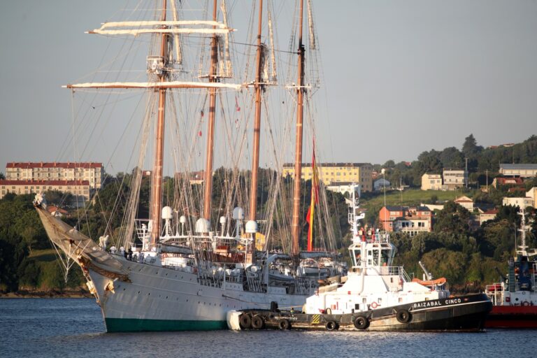 El Juan Sebastián de Elcano rinde homenaje este sábado en A Coruña al aniversario de la expedición de 1525